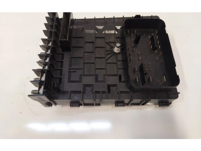 Pojistková skříňka 1K0937125C Volkswagen Golf VI 2004