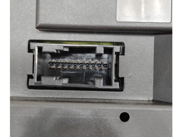 Панель приборов 2323699, 9283802   BMW 1 E81 E87       