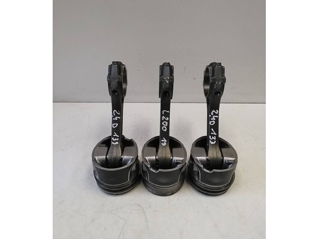 Поршень с шатуном Mitsubishi L200