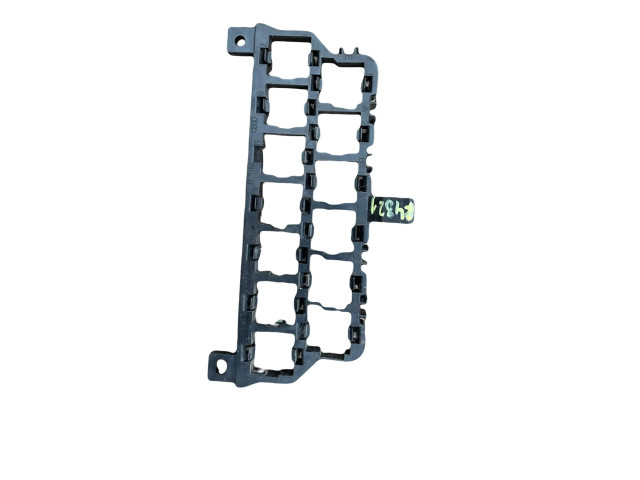 Блок предохранителей 8D0937503E Audi A3 S3 8L