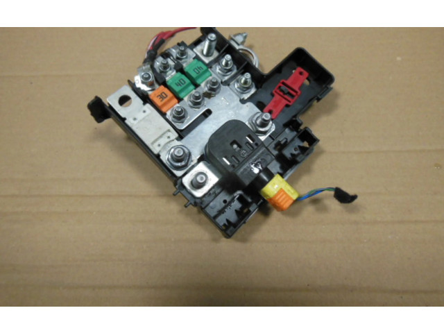 Блок предохранителей 06701050540 Jeep Cherokee