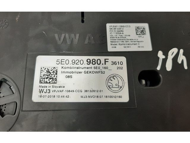 Панель приборов 5E0920980F Skoda Octavia Mk3 (5E)