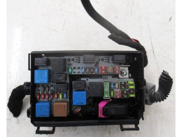 Блок предохранителей     Opel Meriva B    