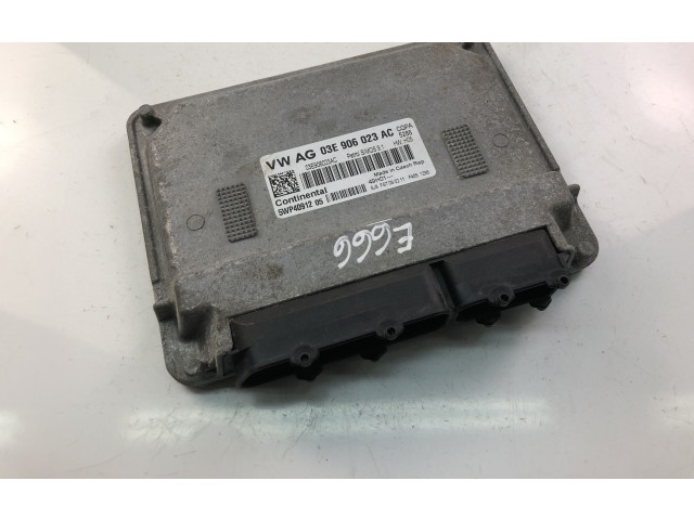 Блок управления 03F906070HP Skoda Fabia Mk2 (5J)