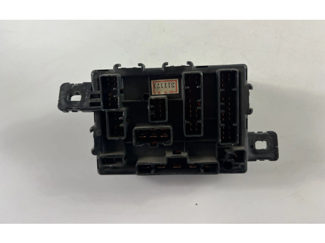 Рулевая рейка Ящик предохранителей (комплект) 8260087713 Daihatsu Applause - года