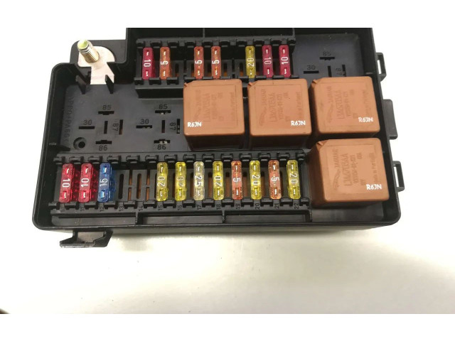 Блок предохранителей LNC2822CA, 518237003 Jaguar XJ X308