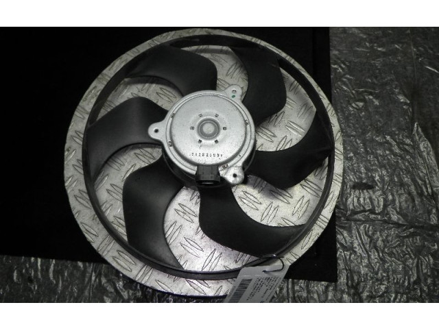 Вентилятор радиатора 211220907 Renault Clio III