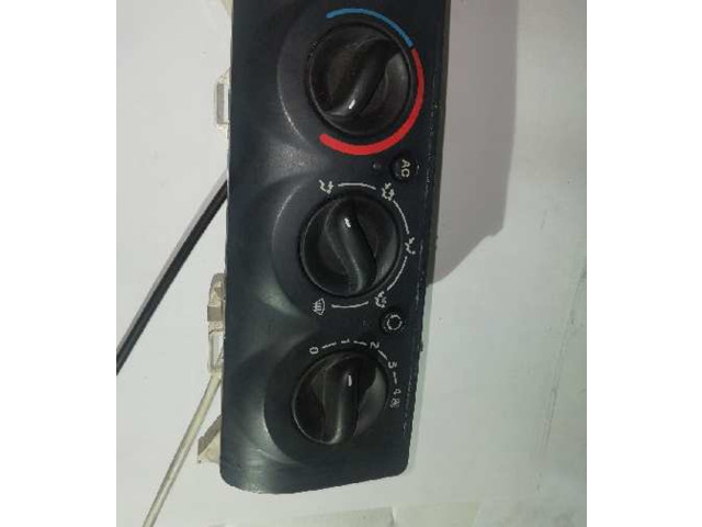 Блок управления климат-контролем 8200147160 Renault Clio II