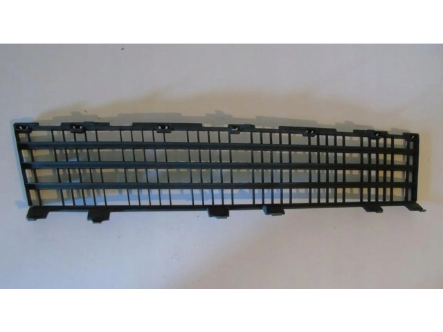 Нижняя решётка (из трех частей) Renault Clio III 2005-2012 года 2006236