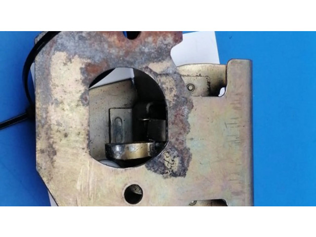 замок багажника 1267501885 Mercedes-Benz S W126 1979-1992 года