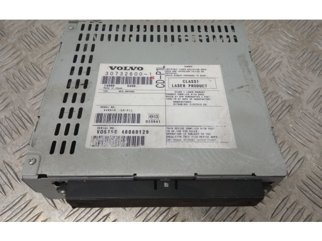 Радио/ проигрыватель CD/DVD / навигация