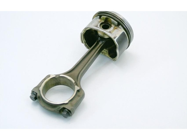 Поршень с шатуном 55200537 Fiat Grande Punto