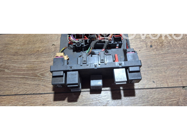 Блок комфорта 3c0937049ae Volkswagen Caddy