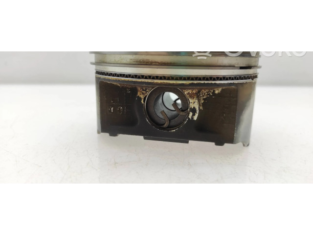 Píst 12006AC480, 12006AB480 Subaru Outback pro benzínový motor 3.0 EZ30DNXCBX