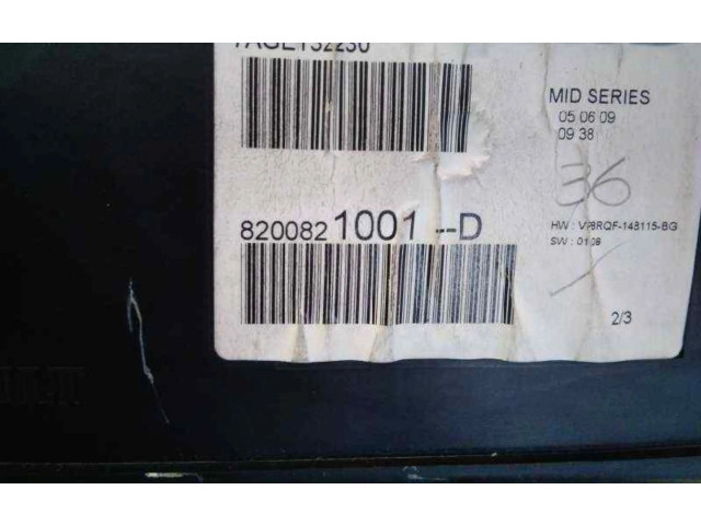 Панель приборов 8200821001   Renault Clio I       