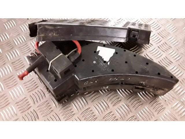 Блок предохранителей 2R8T14A067CA Jaguar S-Type