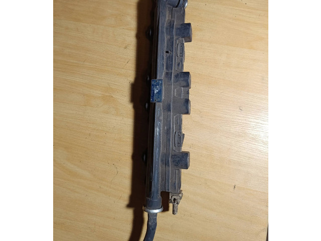 Топливная рампа 037133317E Volkswagen Golf III