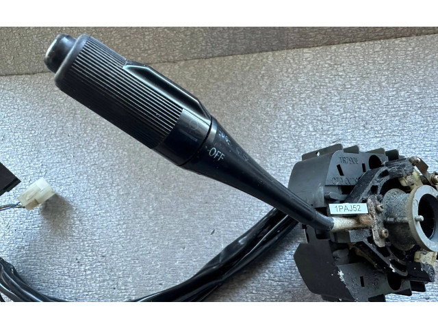 Ручка стеклоочистителей MB606947   Mitsubishi Pajero