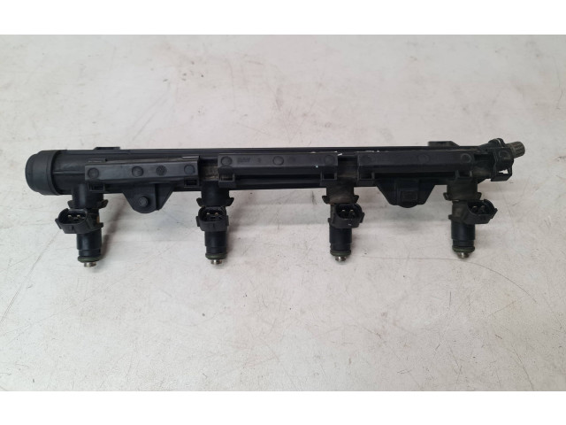 Vstřikovací lišta 036971824A Volkswagen Caddy