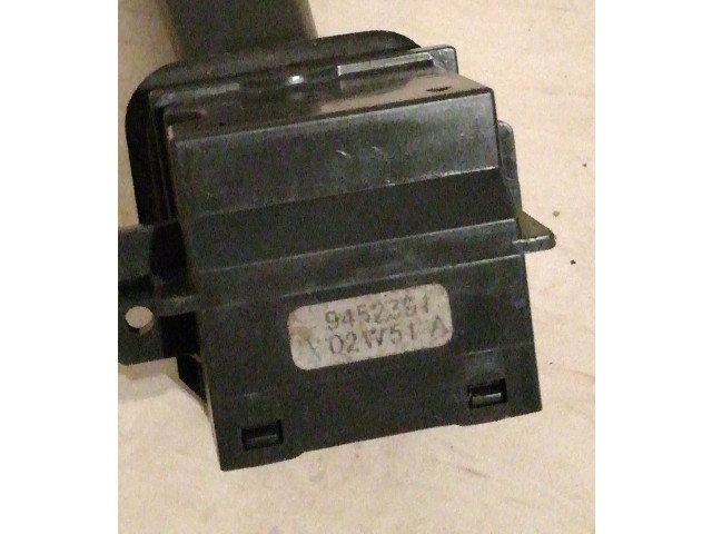 Ручка стеклоочистителей 9452391, 02V51A Volvo V70