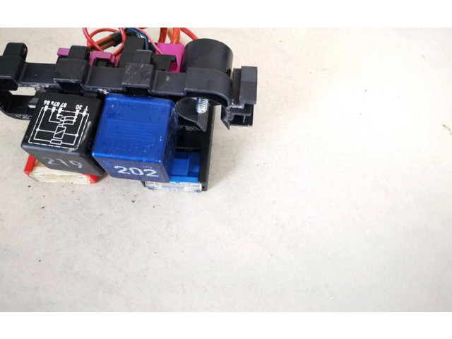 Блок предохранителей Audi A2