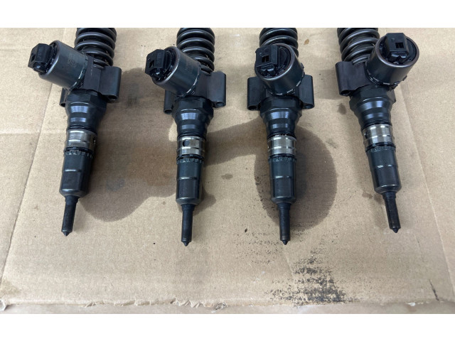 Комплект форсунок 03G130073J Audi A6 S6 C6 4F BRE