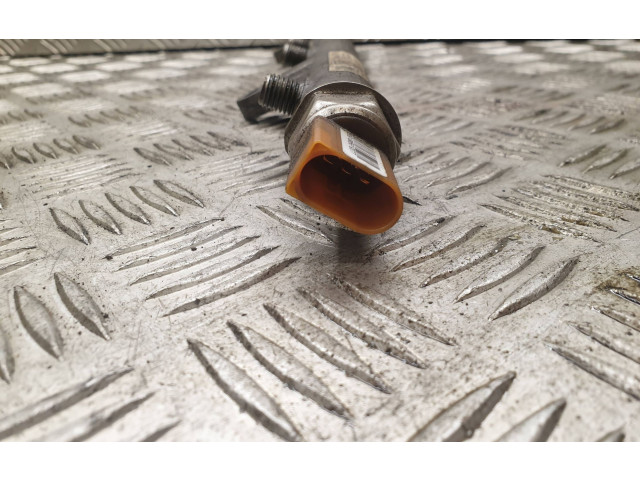 Топливная рампа 03L130089B Volkswagen Golf VI