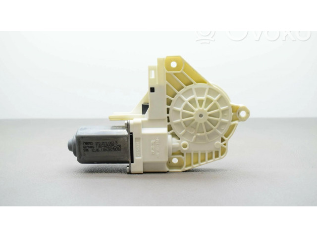 Передний двигатель механизма для подъема окон