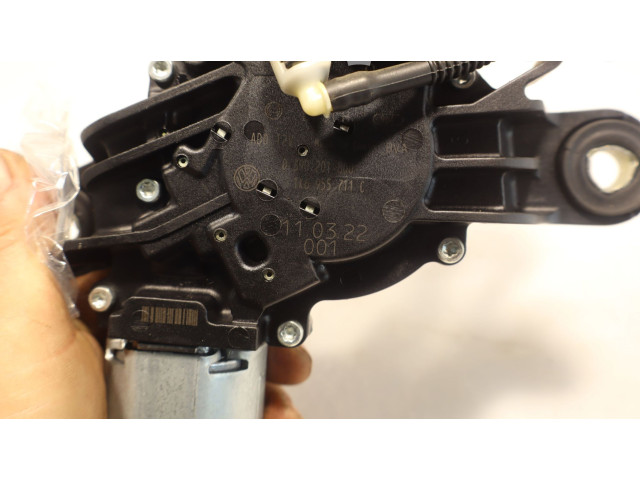 Двигатель стеклоочистителя заднего стекла     0390201800    Volkswagen PASSAT B6 