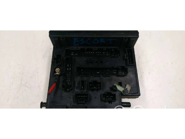 Блок предохранителей 97AG14A073EB Ford Escort