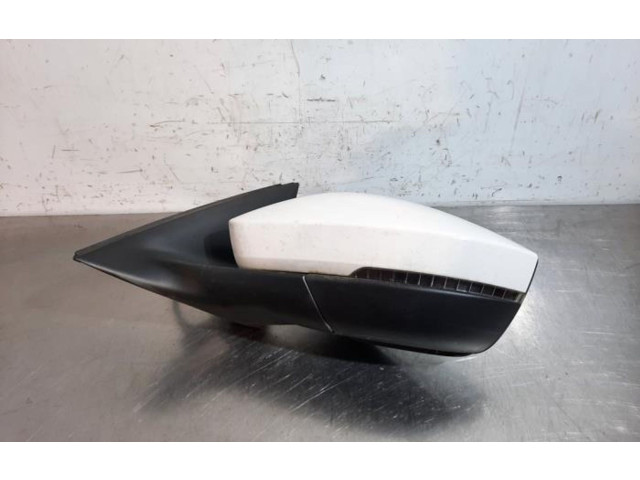 Зеркало электрическое Skoda Scala - года