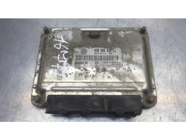 Блок управления двигателя 030906032, 0261207181 Volkswagen Polo