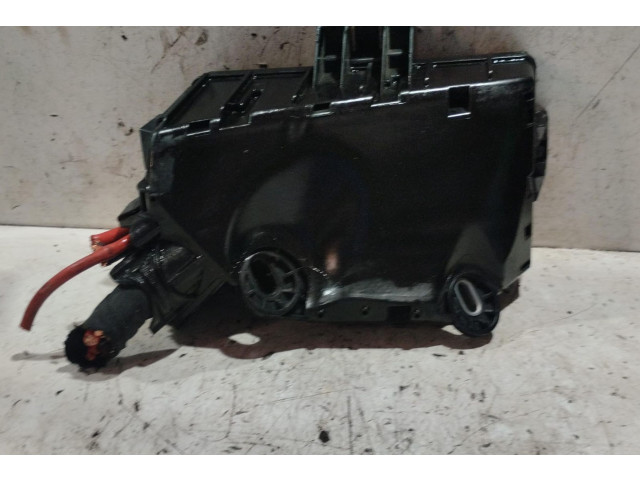 Блок предохранителей Skoda Octavia Mk3 (5E)