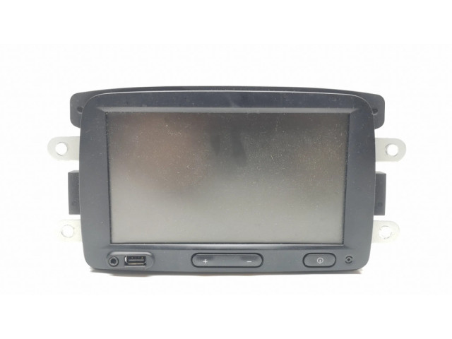 Радио/ проигрыватель CD/DVD / навигация