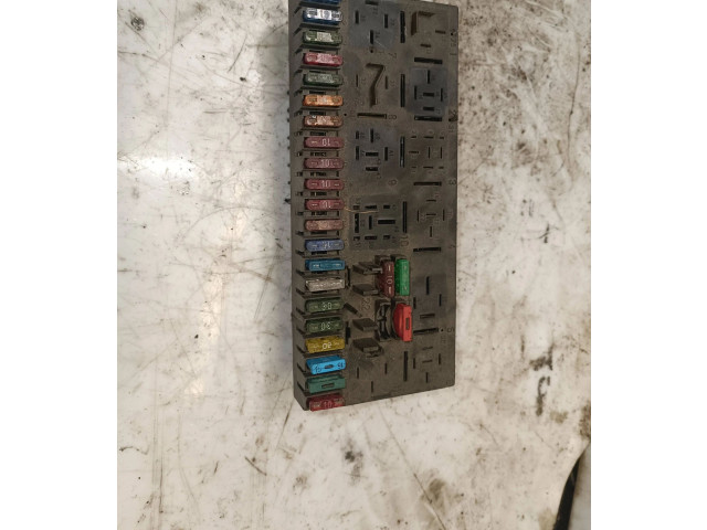 Pojistková skříňka 443941822b Audi 80 90 S2 B4 1993