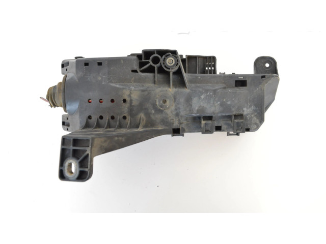 Блок предохранителей  9494210   Volvo V70    