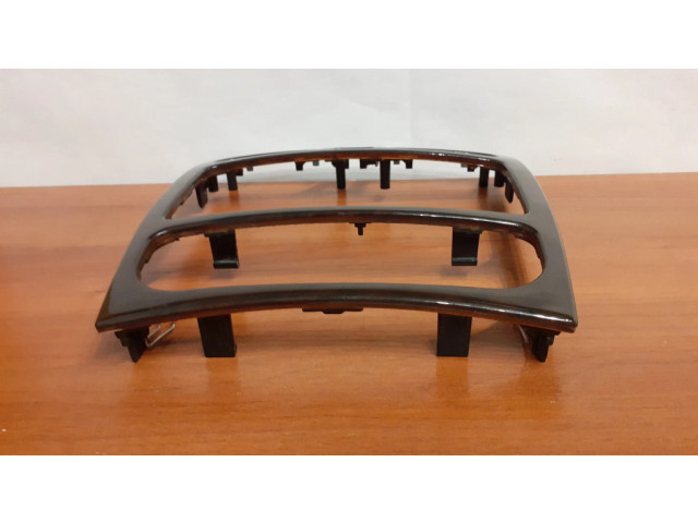 Другая центральная деталь консоли (туннеля)