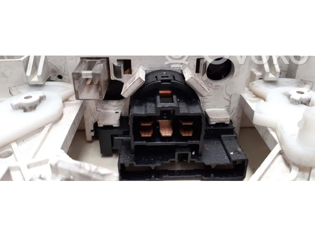 Блок управления климат-контролем MR398658 Mitsubishi Space Wagon