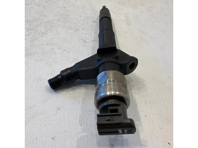 Vstřikovač 16600vw00c Toyota Land Cruiser (J120) pro naftový motor 3.0