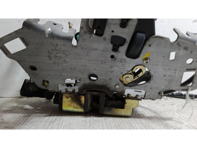 Zámek zadních dveří Chrysler Voyager 2004