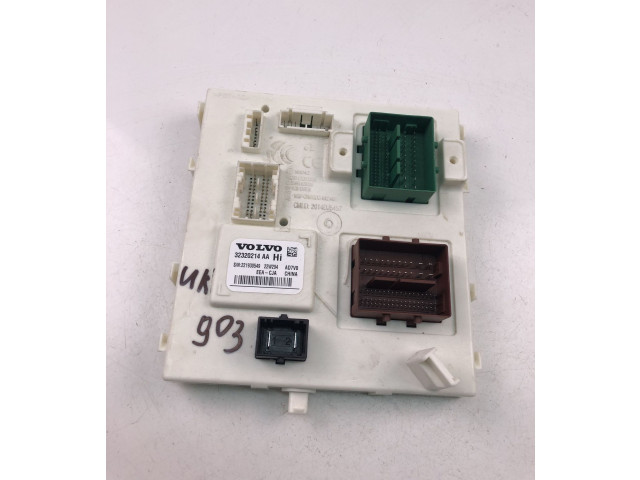 Блок предохранителей 32320214AA, UK903 Volvo XC40