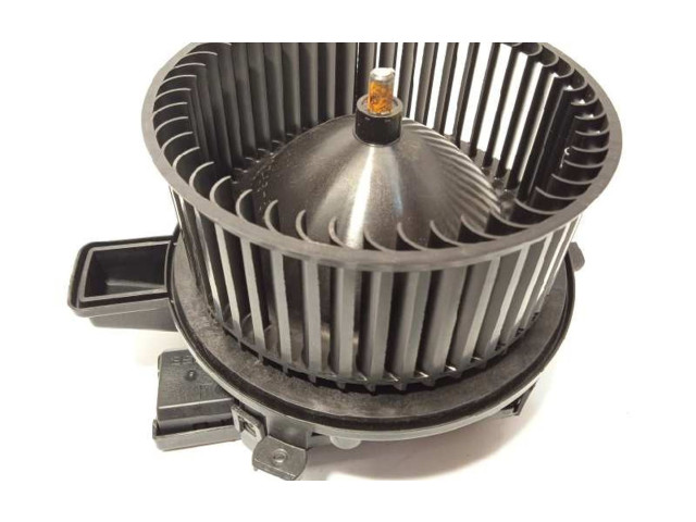 Вентилятор печки    4M1820021C   Audi Q5 SQ5