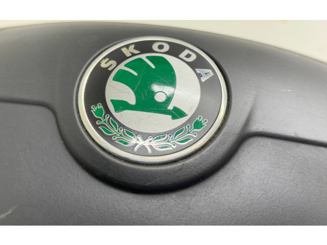 Подушка безопасности водителя 1Z0880201AK Skoda Octavia Mk2 (1Z)