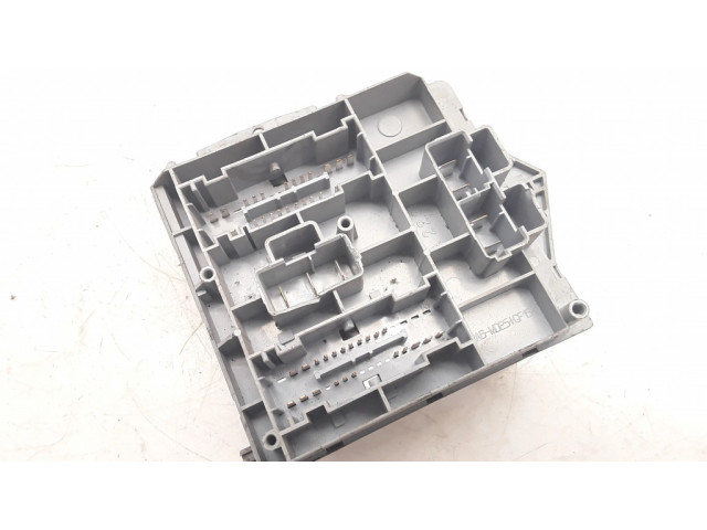   Pojistková skříňka 60679253   Lancia Thesis 2003