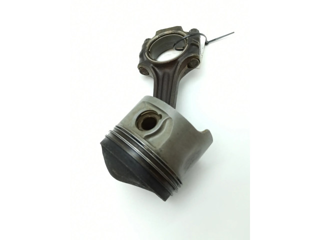 Píst 11004 Mercedes-Benz S W116 pro benzínový motor 2.8