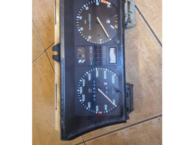 Панель приборов 88481490, X161207770 Volkswagen Golf II