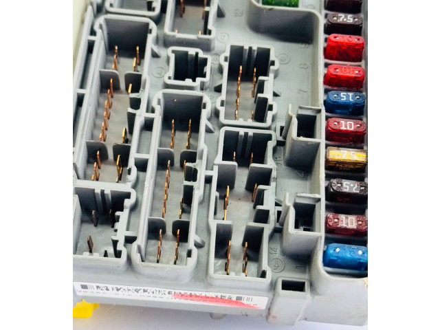 Блок предохранителей 052826051399, 3820AS1AG300 Honda Accord