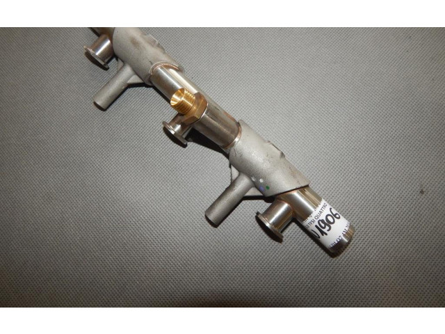 Vstřikovací lišta 06E130090AJ Audi Q7 4M