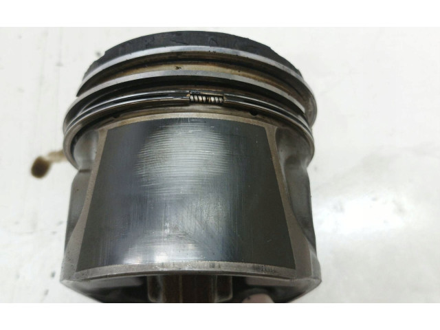 Поршень с шатуном Volvo S80