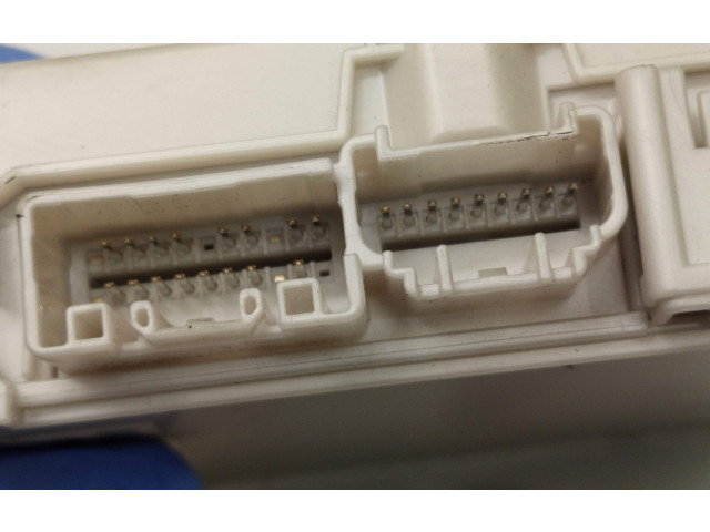   Pojistková skříňka 8267030230   Lexus GS 300 350 430 450H 2007